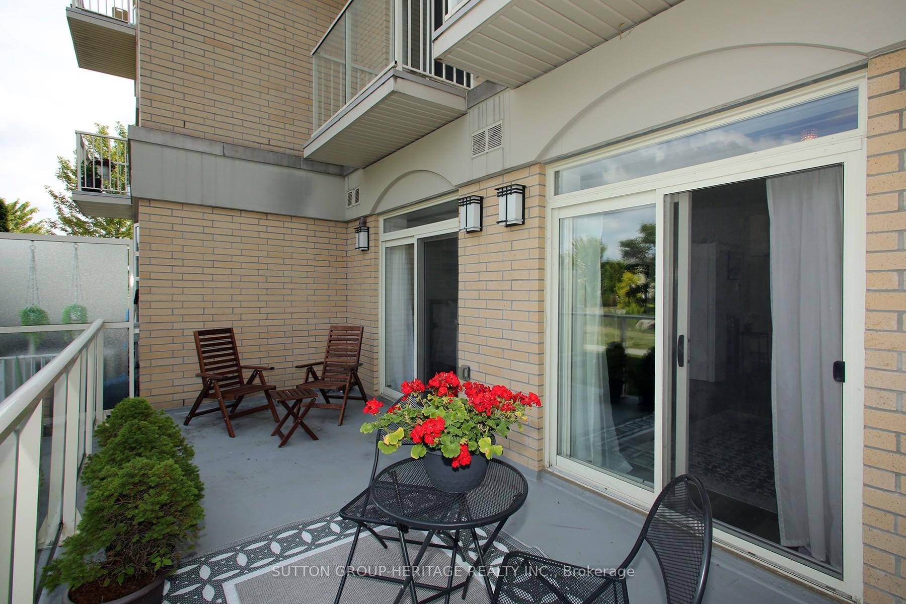 Something Special ! ! 559 sq ft Condo Huge almost 200 sf Private Terrace o'looking natural greenspace An oasis in the heart of this European Inspired Cathedraltown Community, conveniently located ...