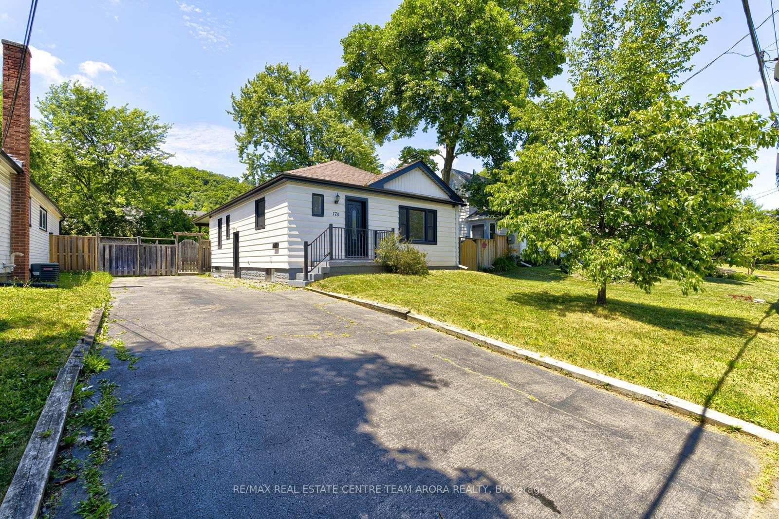 Beautifully updated bungalow in Hamilton's sought after Rosedale neighbourhood on a 50 x 115 ft lot.