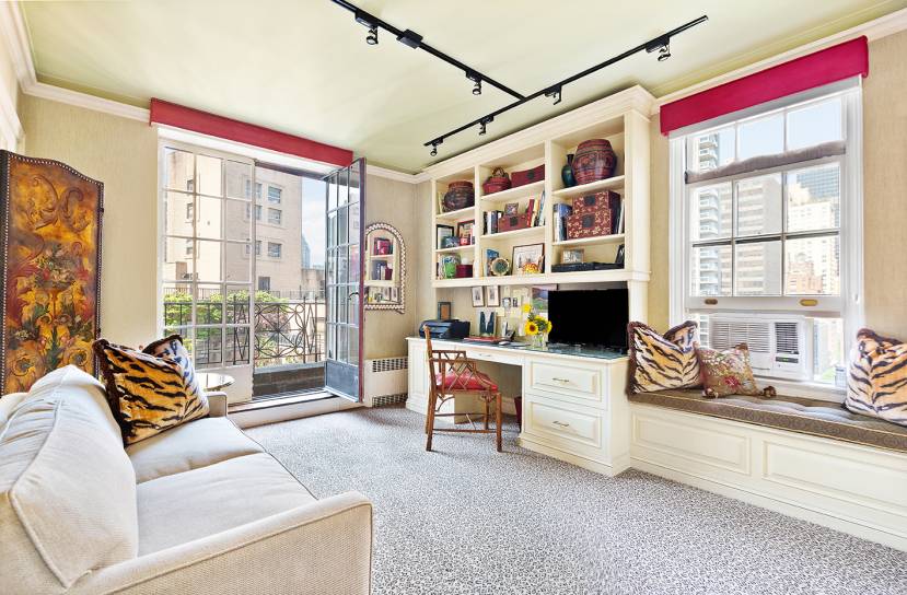 We are pleased to present the virtual walking tour of the property.
