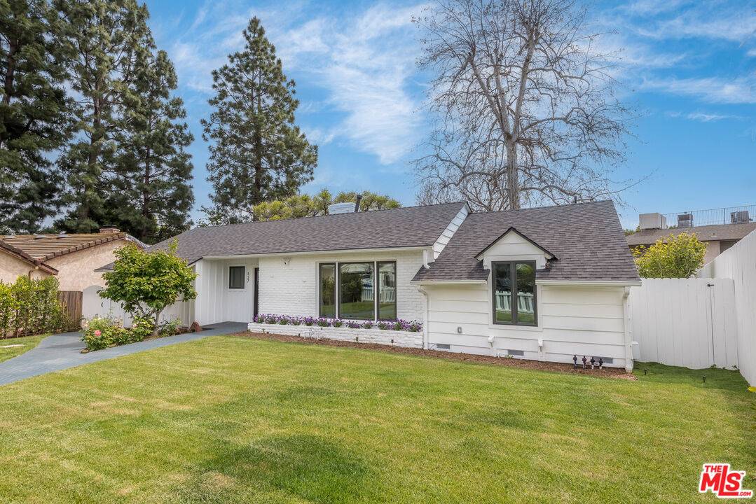 527 S Bentley Ave 4BR Brentwood La