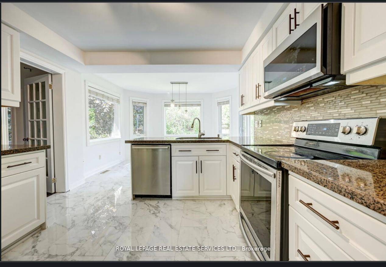 Great Opportunity and Wonderful Location !