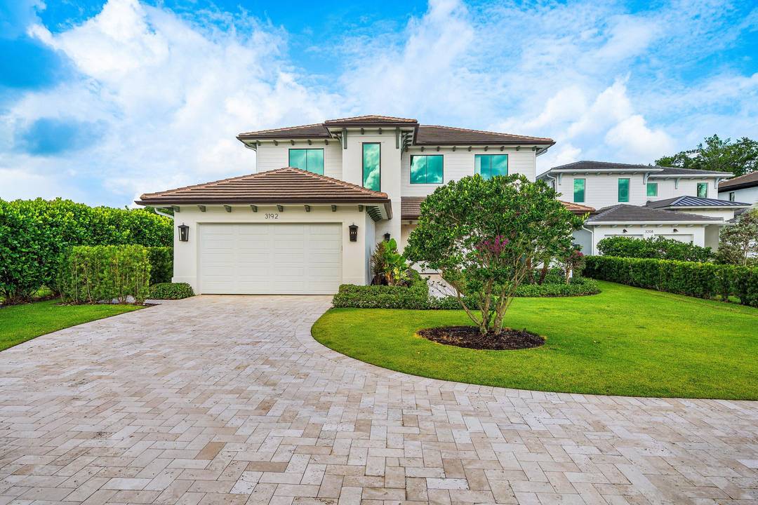 Available off season 35, 000 month and 75, 000 month for season, this exceptional custom built fully furnished estate offers the pinnacle of luxury living in the prestigious Palm Beach ...
