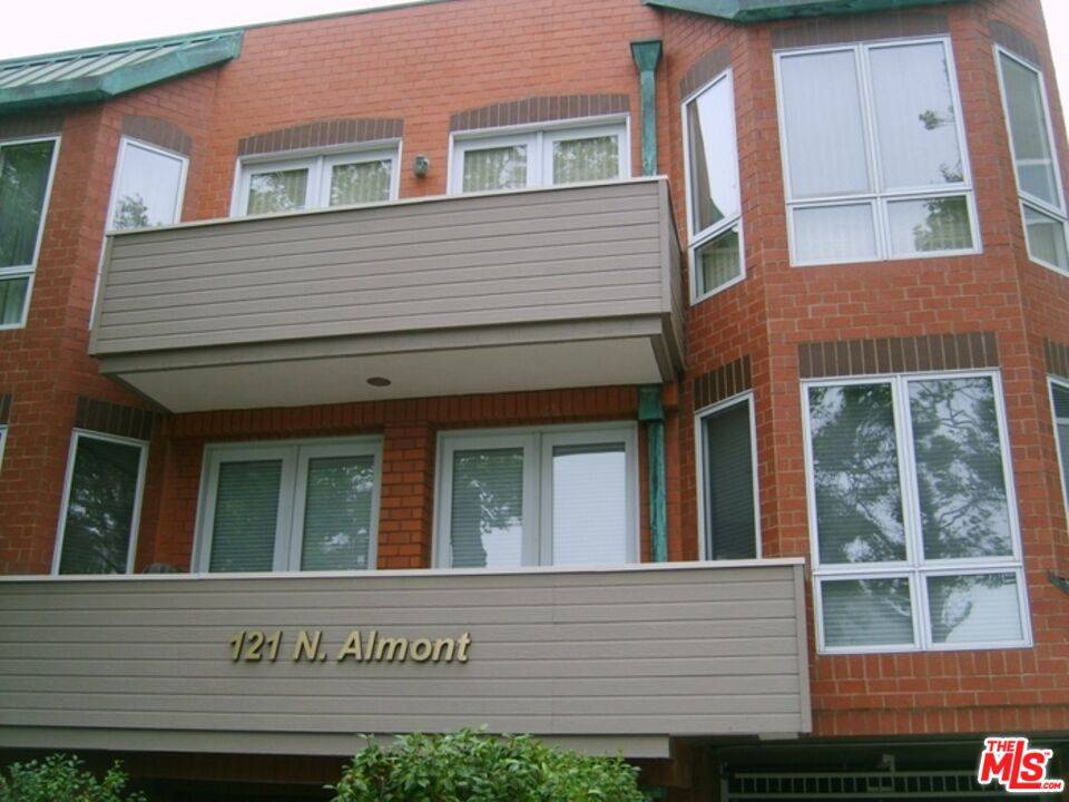 121 N Almont Dr 2BR Beverly Grove La