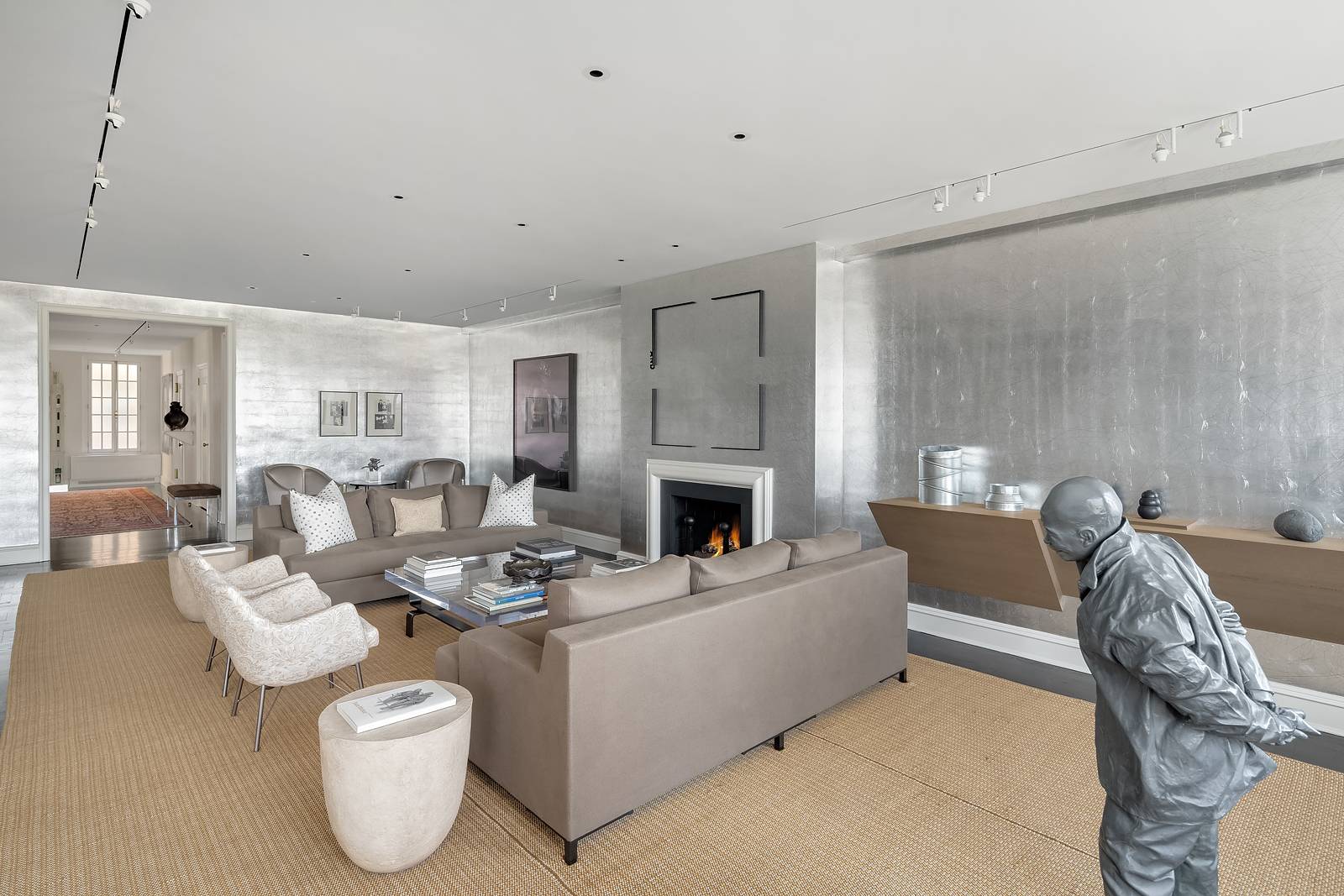 Welcome to apartment 12B at 1010 Fifth Avenue the pinnacle of Upper East Side sophistication.