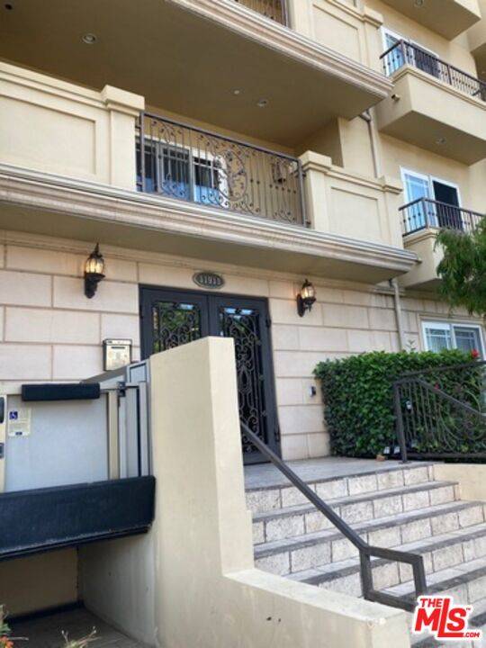 11911   Mayfield Ave 3BR Brentwood La