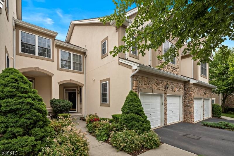 Beautiful and spacious 4 BR, 2.