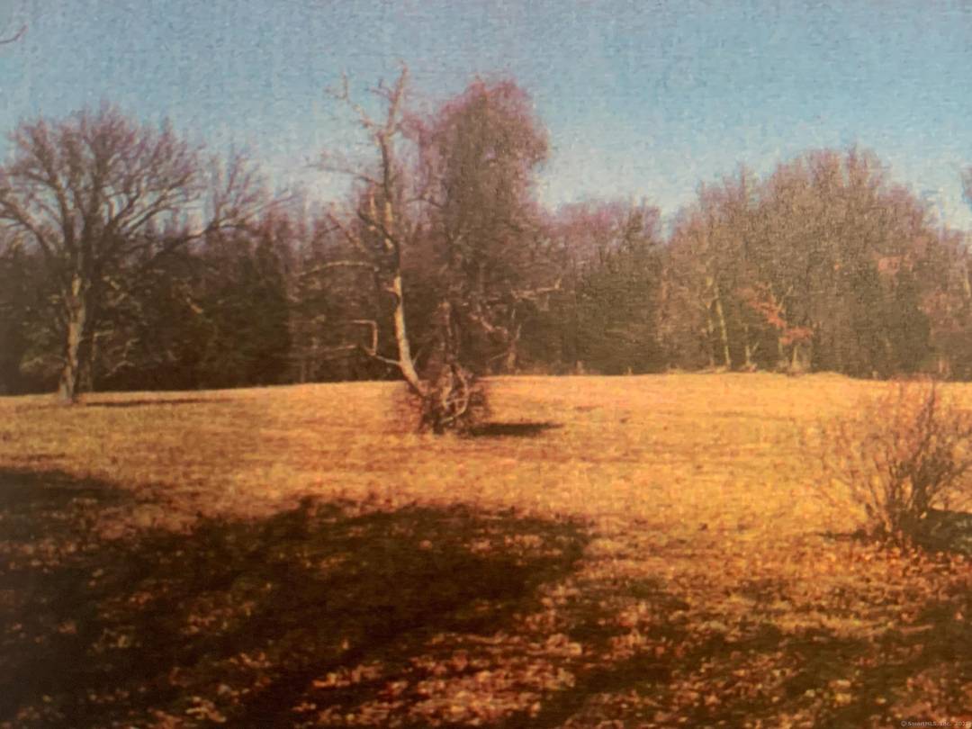 Single homesite located in beautiful Redding.