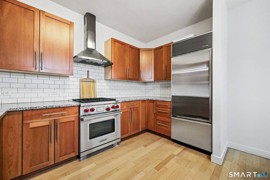 Experience over 1, 500 square feet of sophisticated one level living in this chic loft style residence at The Metropolitan, one of Downtown Stamford's premier boutique buildings.