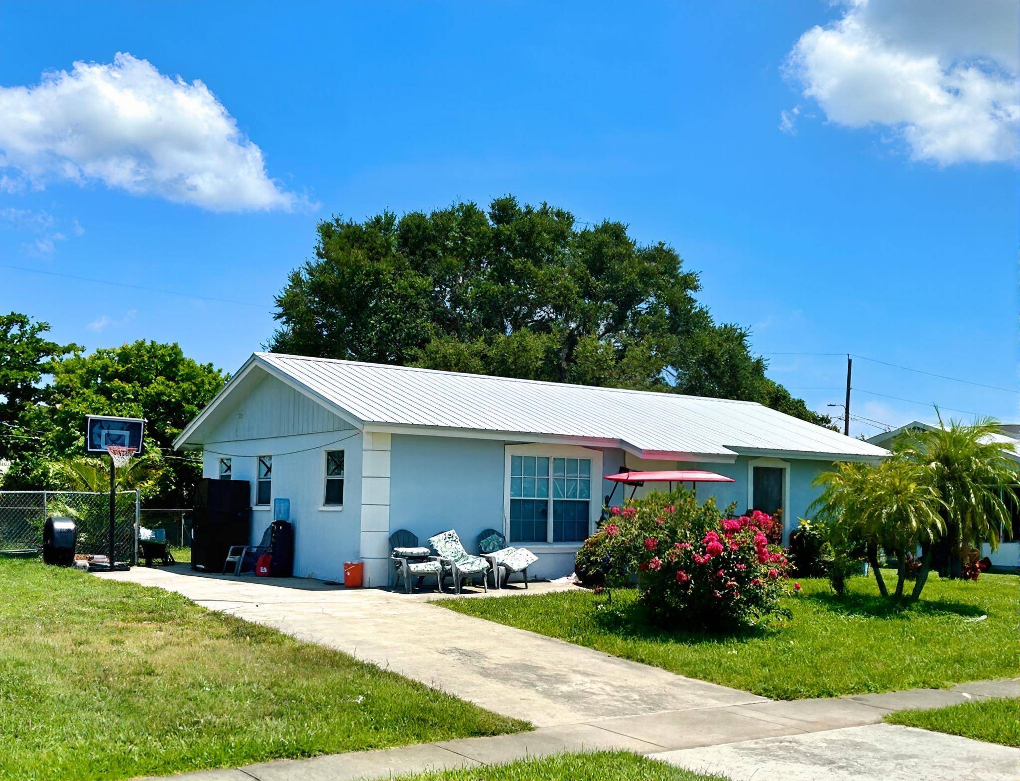 Great opportunity to own this charming 3Bed 1Bath CBS home situated on a desirable corner lot !
