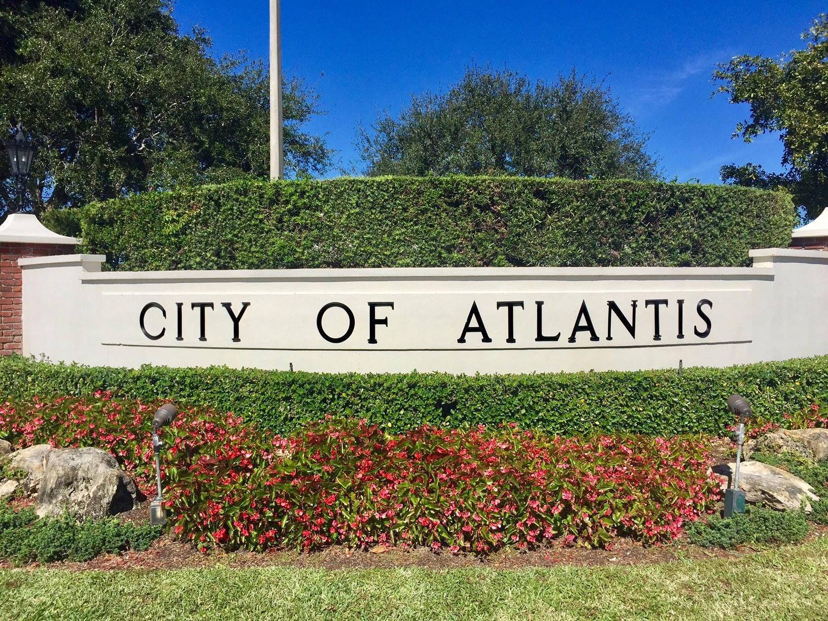 Very desirable bottom floor condo with views of the water, golf course, and pool.
