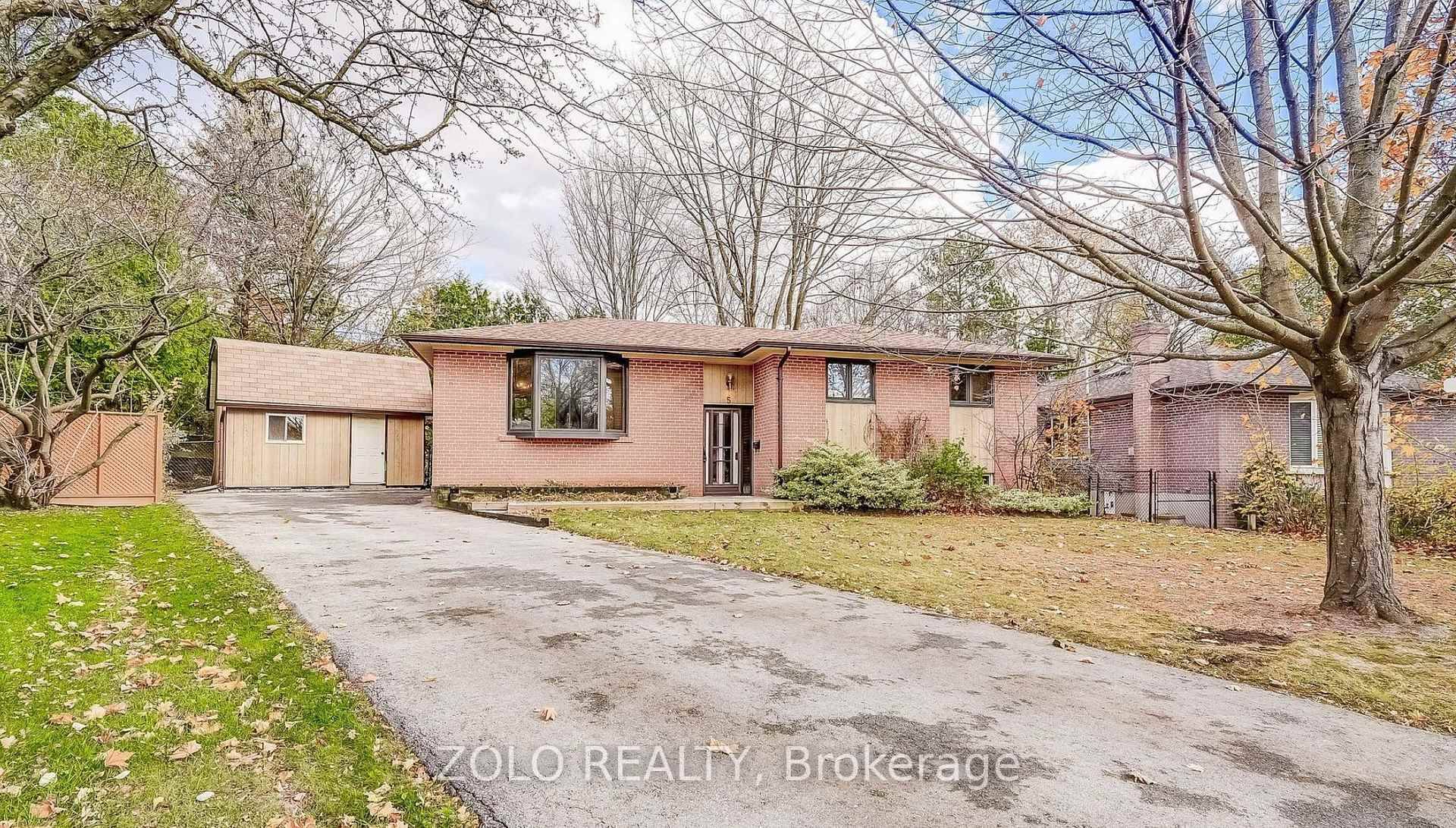 Beautiful legal two bedroom basement apartment located in a quiet, family friendly crescent in Aurora.