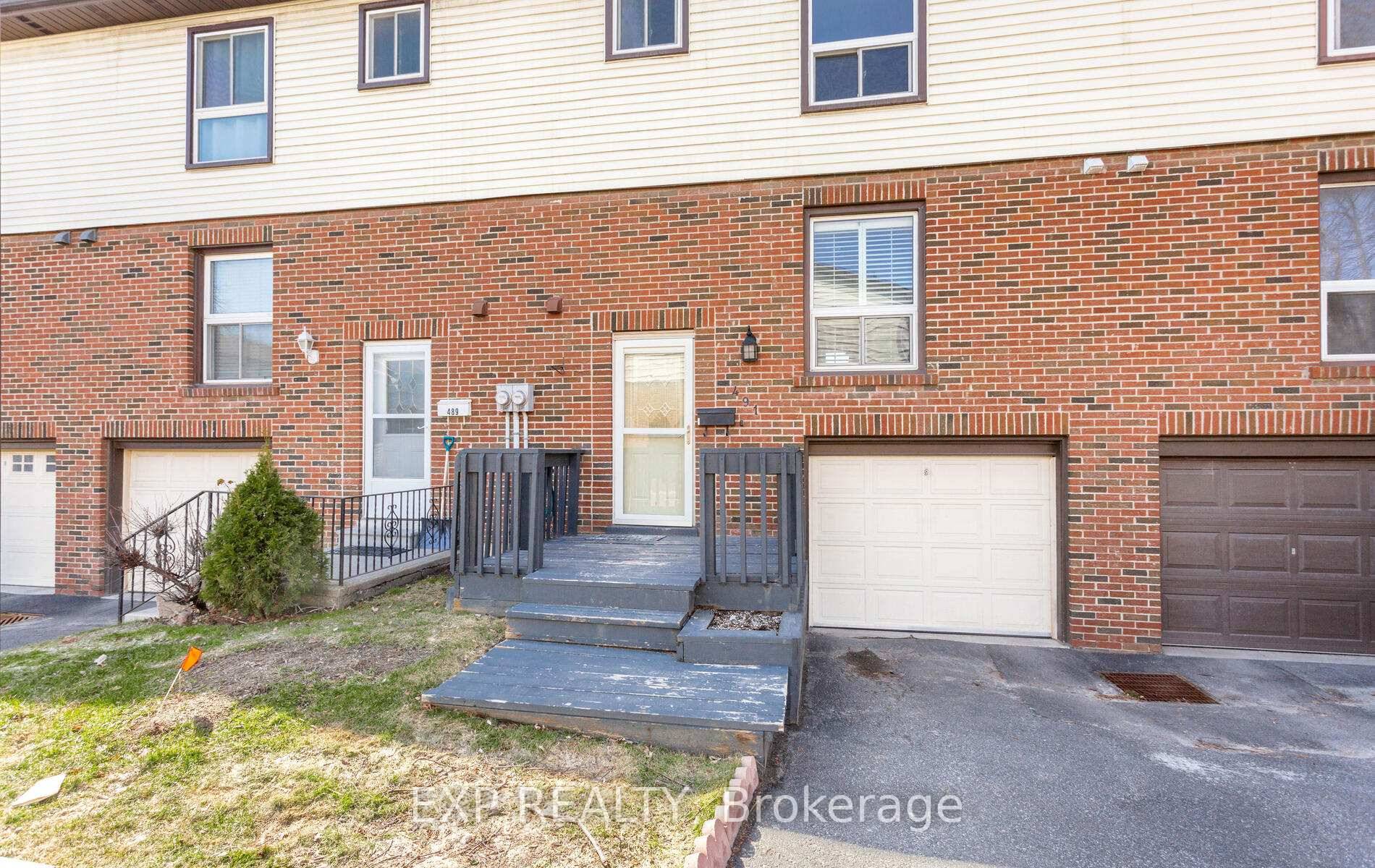 ATTRACTIVE TOWN HOUSE,. W O FROM LR TO PRIVATE DECK.