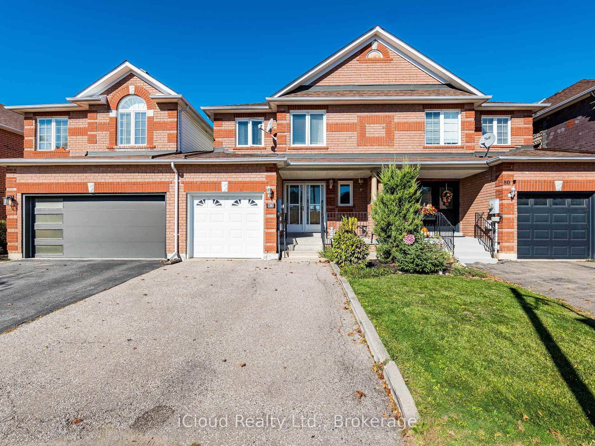 Luxury Semi Detached Link Linked by the Garage.