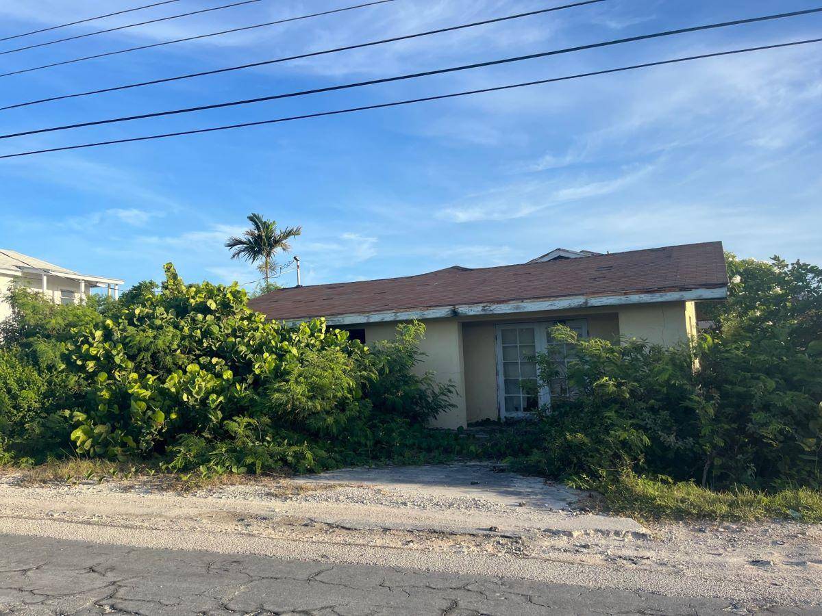 CLARENCE TOWN HOUSE Single Family Home Long-Island-Bahamas