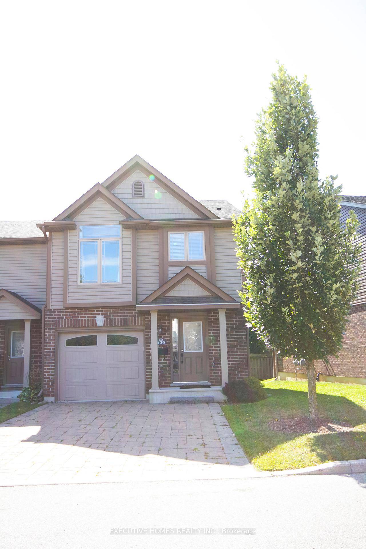 This beautiful townhome offers the perfect blend of style, comfort, and convenience with easy access to South and West London, excellent schools, shopping, Highway 401, and a wide range of ...