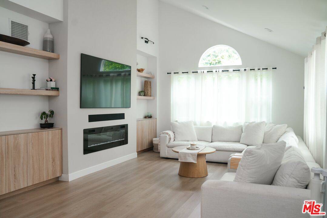 8515   Berger Ave 4BR La