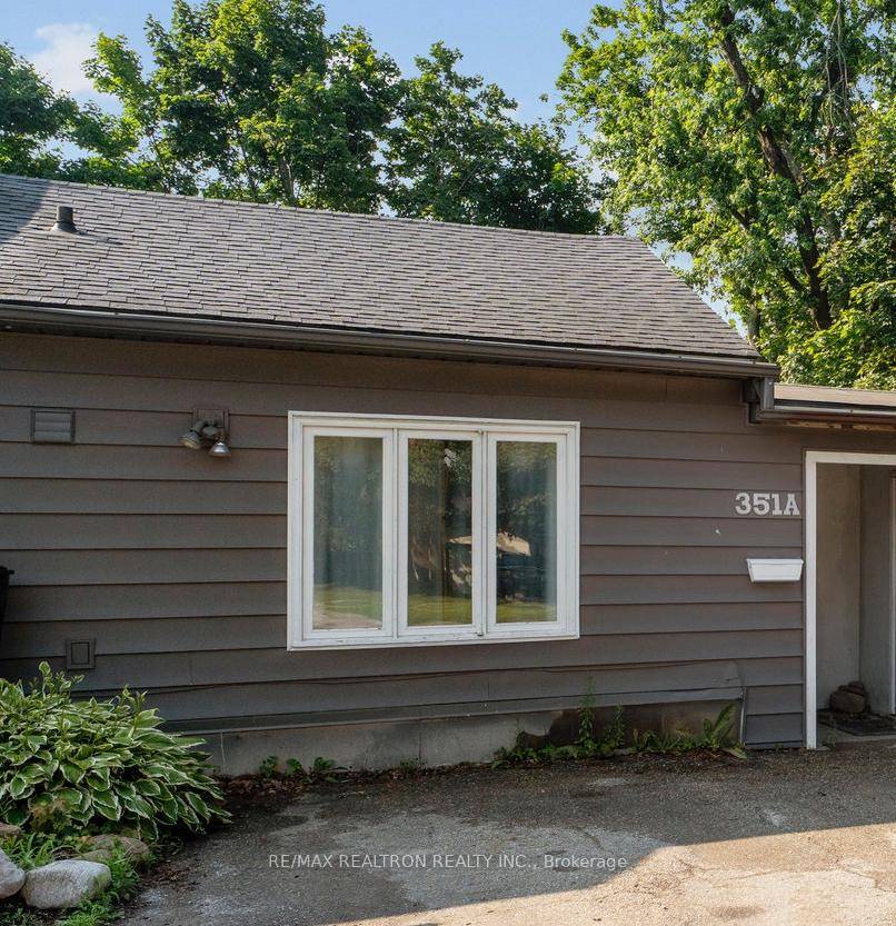 All Inclusive, Main Level 1 Bedroom Unit with 2 Parking Spaces amp ; Private Backyard !