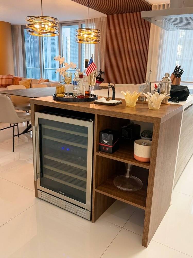 Lease this 3 bedroom, 3. 5 bath condominium on the 24th floor of Parque Towers in Sunny Isles Beach, offering 1, 892 square feet of refined living space with direct ...
