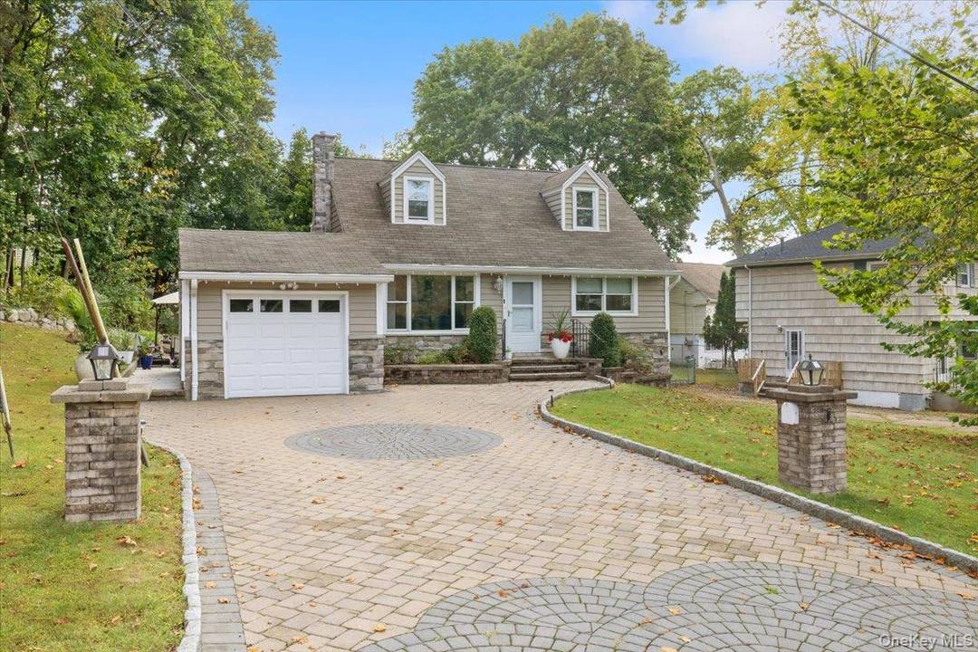 Step into this lovely, beautifully maintained 3 4 bed 1 bath home in Suffern.