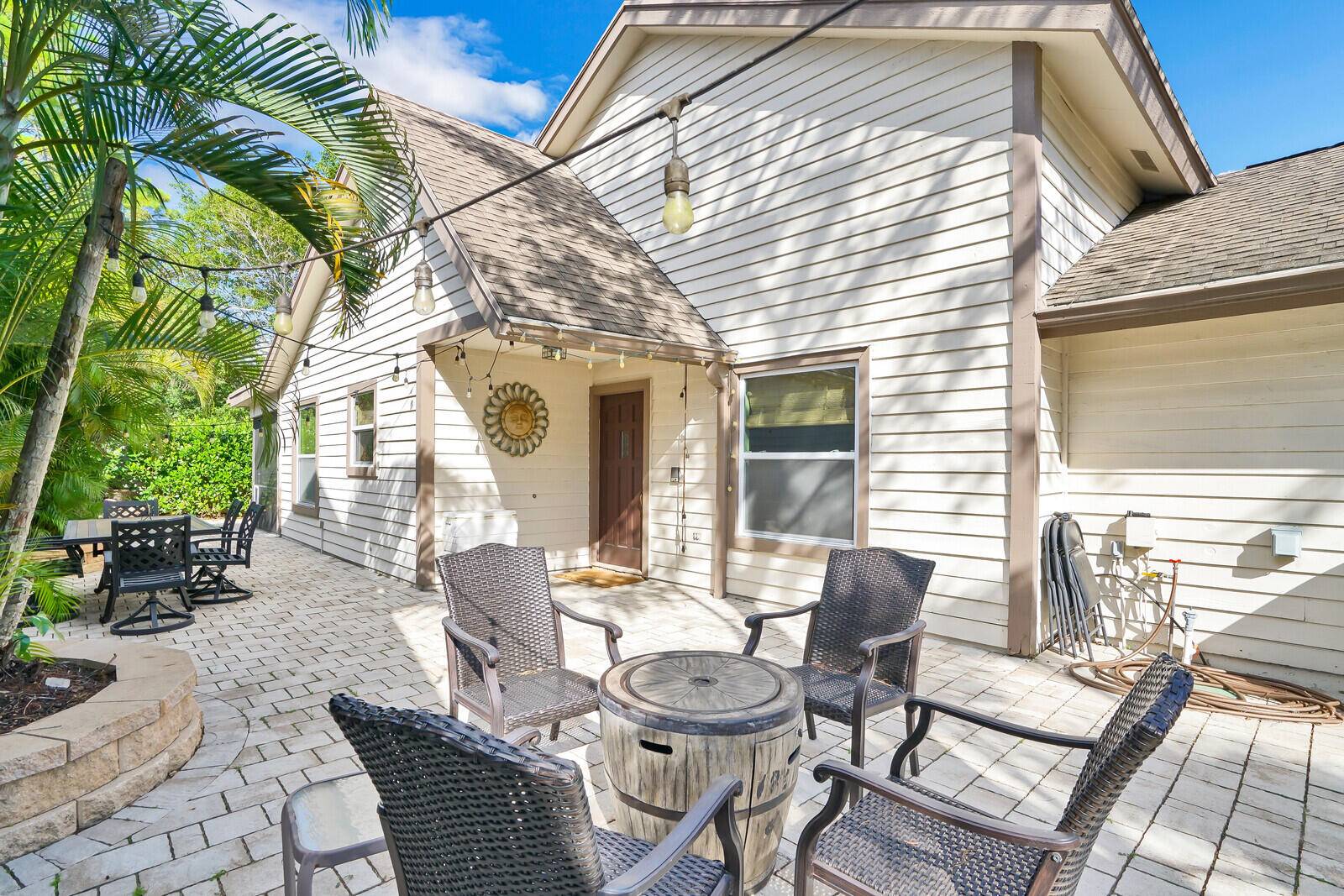 PET FRIENDLY AVAILABLE ANNUAL AT 4500 MONTH SEASONAL 5500 month This fully funished single family home with 2 Bedrooms, 2 Baths plus office in Tree Tops has been updated and ...
