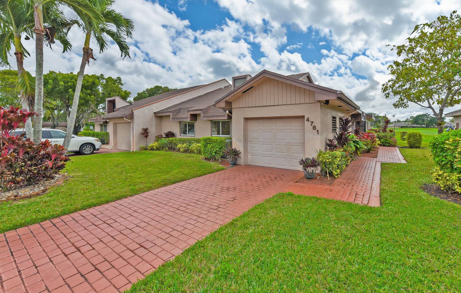 This home is a newly renovated and move in ready 3 Beds 2.