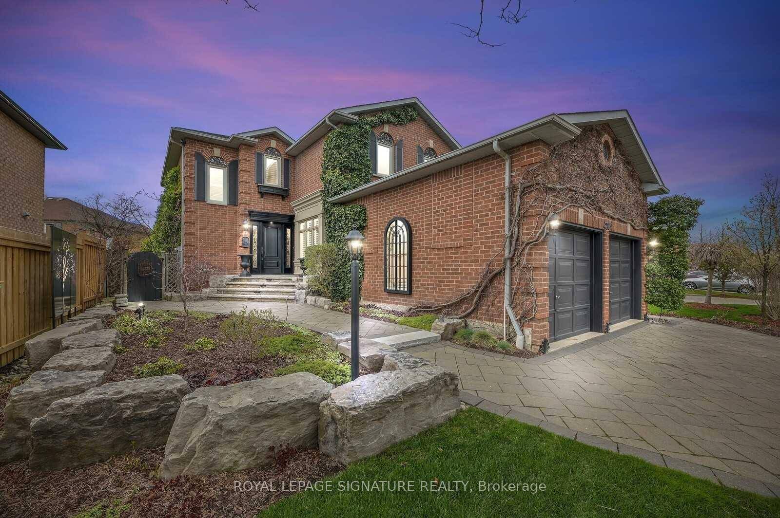 Luxurious Detached Home In Exclusive Credit Pointe Village.