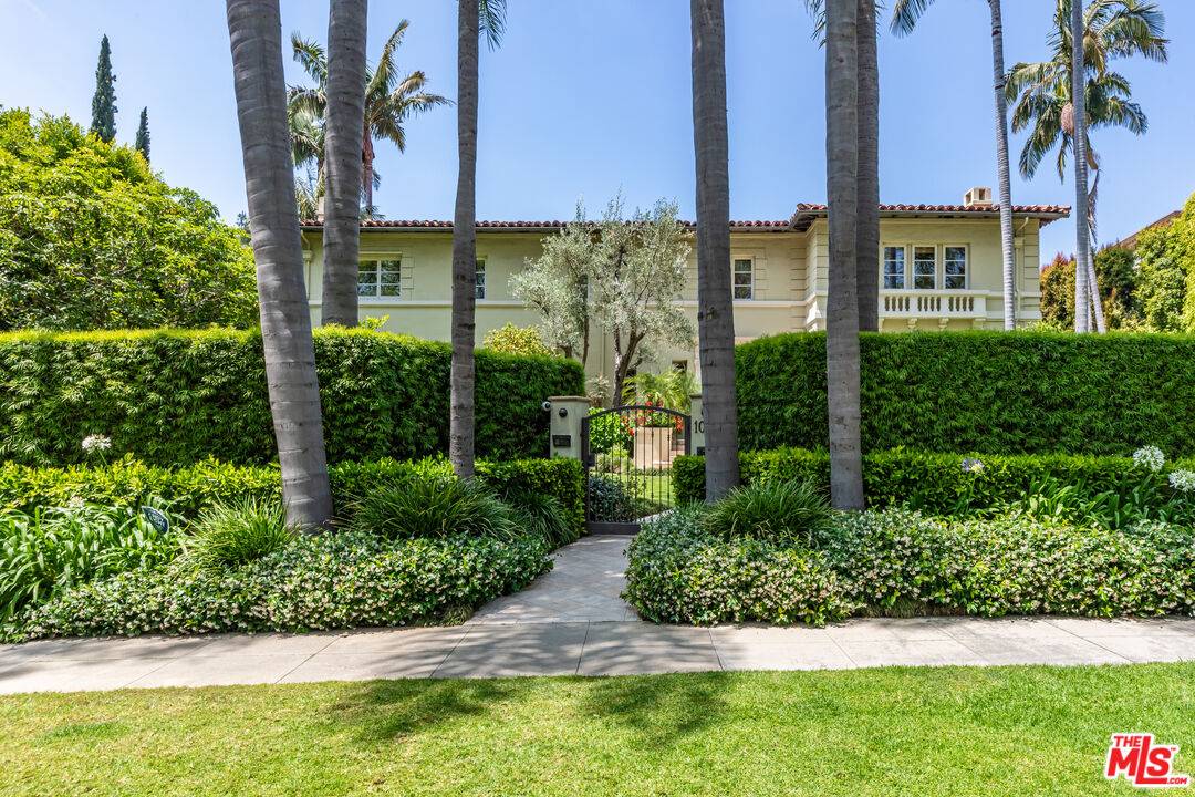 1017 N Roxbury Dr 6BR Beverly Hills Post Office | B.H.P.O. La