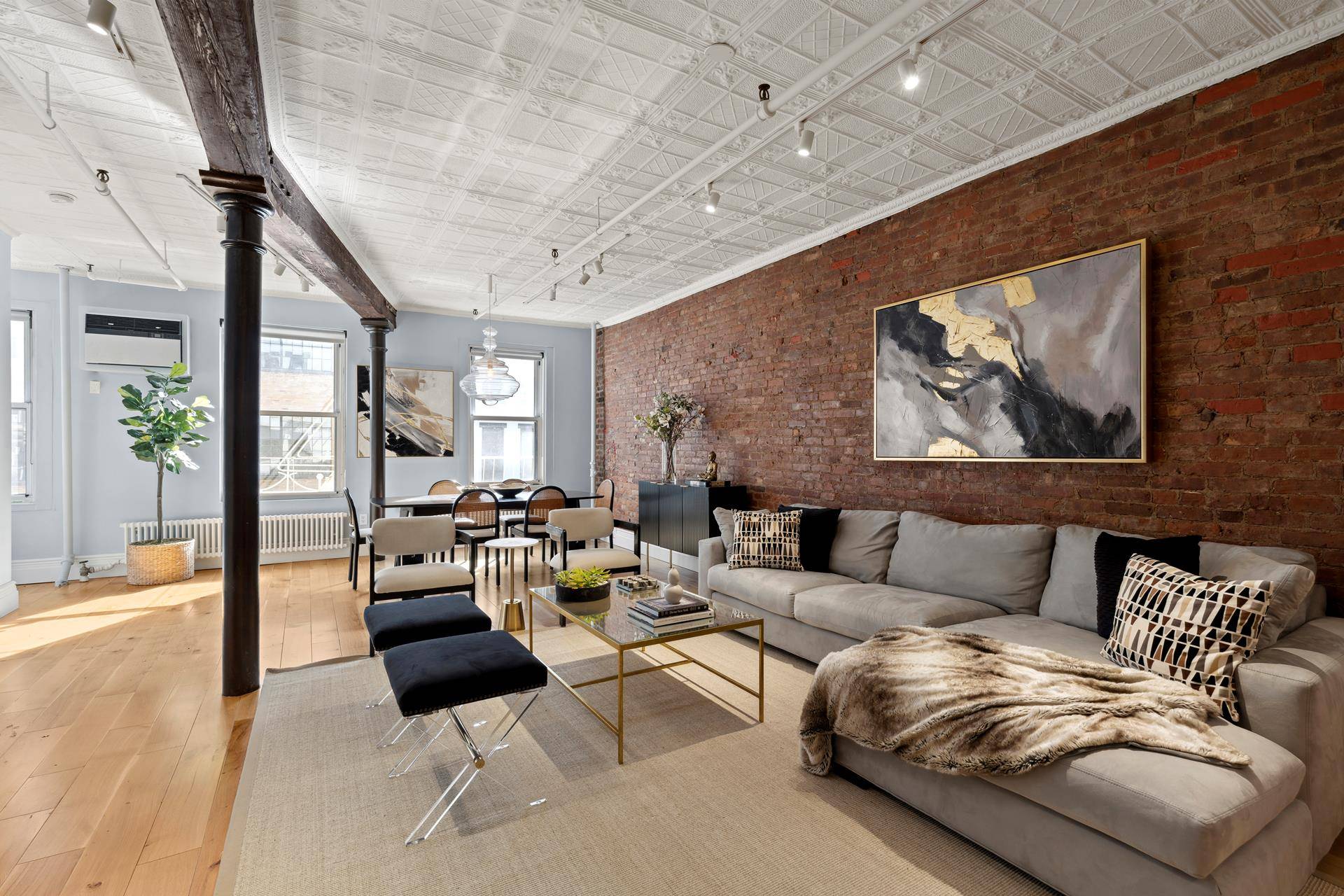In the heart of the bustling Soho is a private full floor loft of unparalleled splendor featuring three bedrooms, two full baths, central air conditioning and washer dryer in mint ...