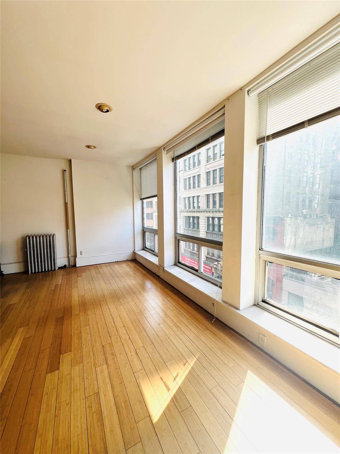 Prime Office Space at 57 W 28th St, New York, NY 10001 Discover an exceptional office space in the heart of NoMad, one of Manhattan s most vibrant business districts.