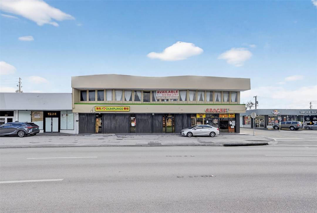 Retail space available or may use as a 2nd generation restaurant with approximately 3000 sq.