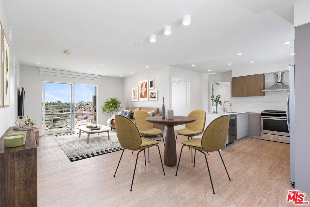 11837 Mayfield Ave 3BR Brentwood La