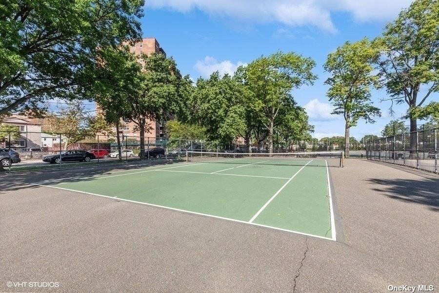 Magnificent 1 bedroom apartment for sale in Forest Hills NY.