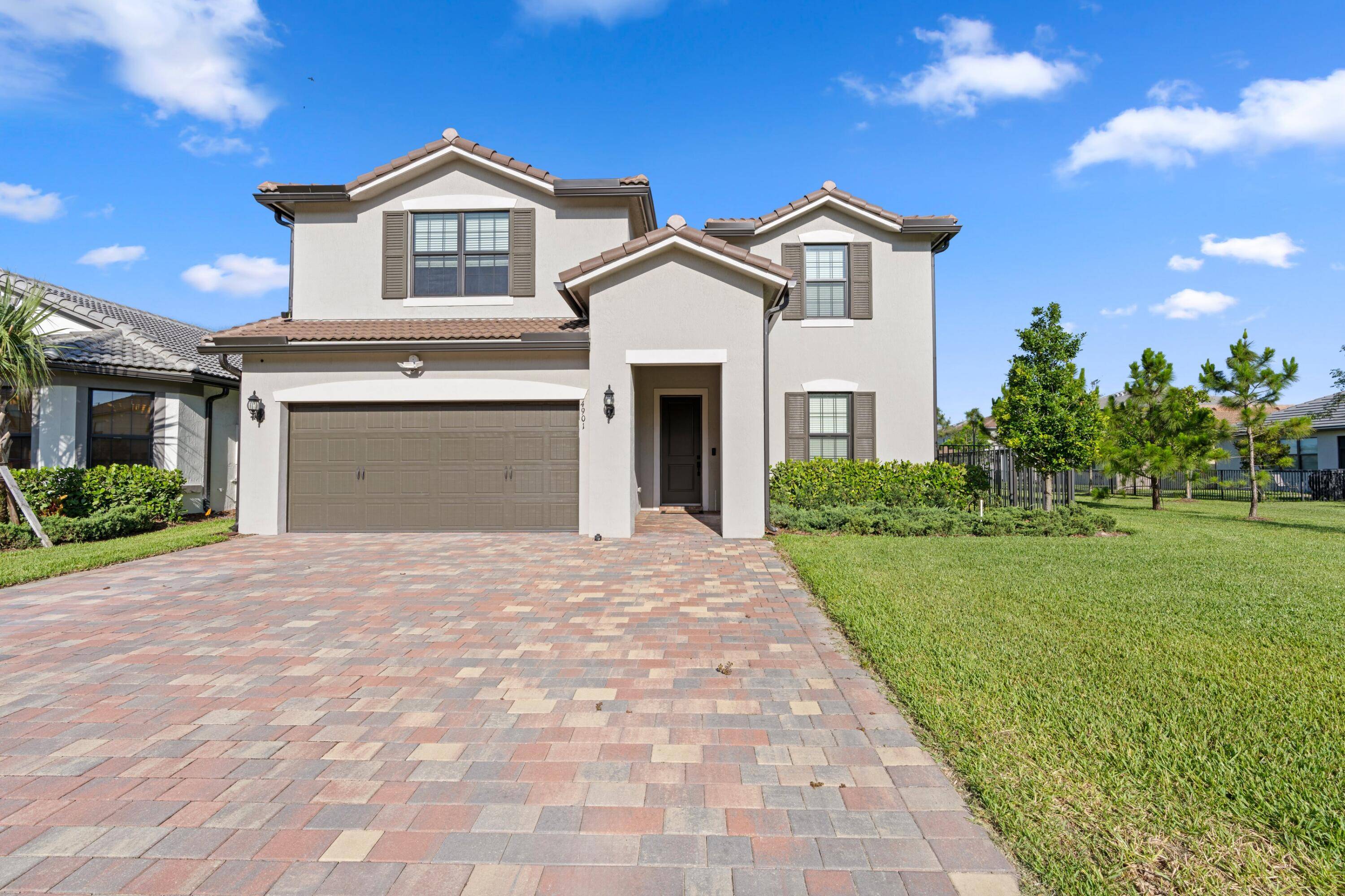 Seller is offering 10, 000 in closing costs or rate buy down !