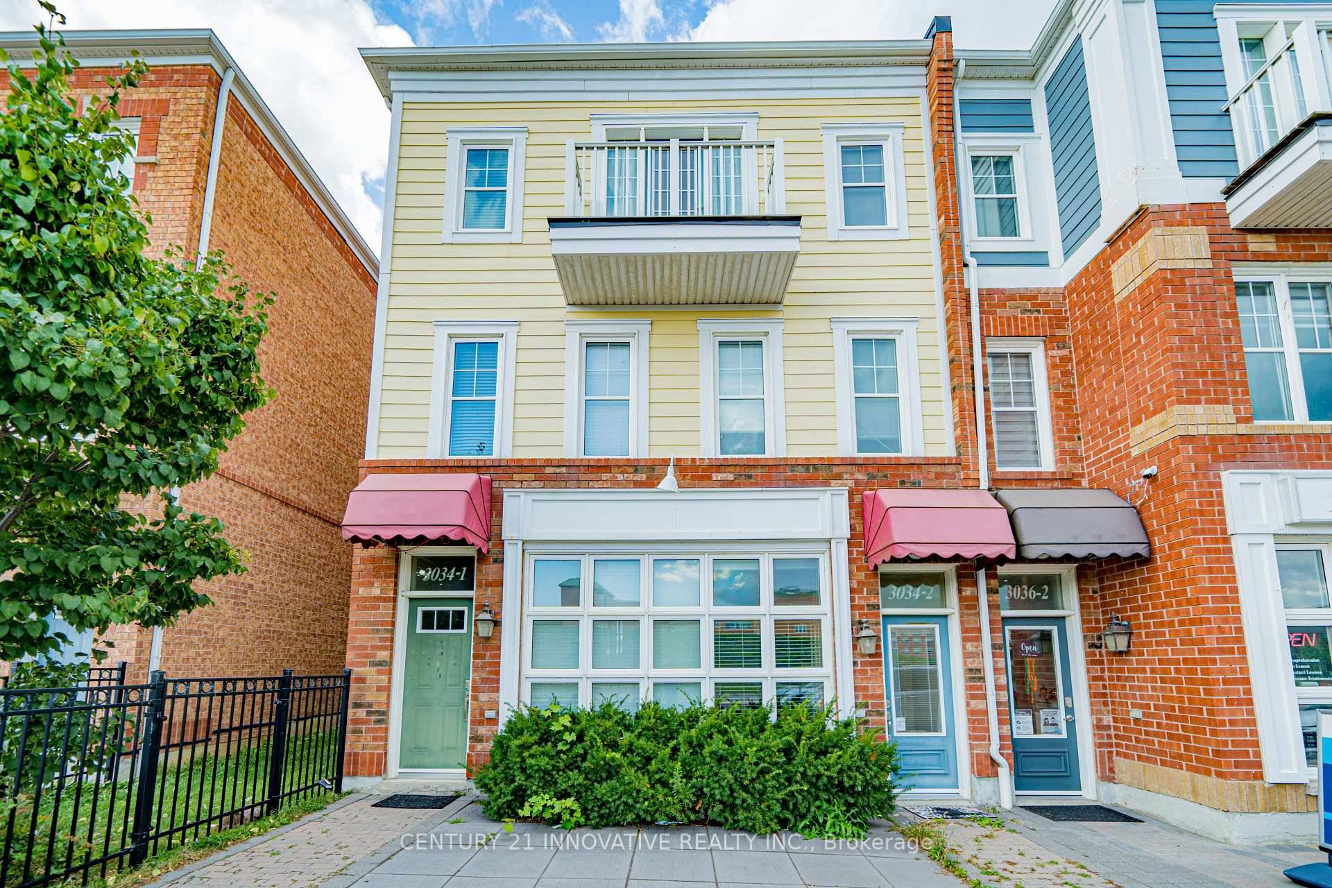 1683 Sqft Townhome With 3 Bedrooms, 2 Full Washrooms, Includes Large Living Dining Combined, W O To Private Deck, Kitchen W Breakfast Bar, Laundry, 3 Br 2 Bath.