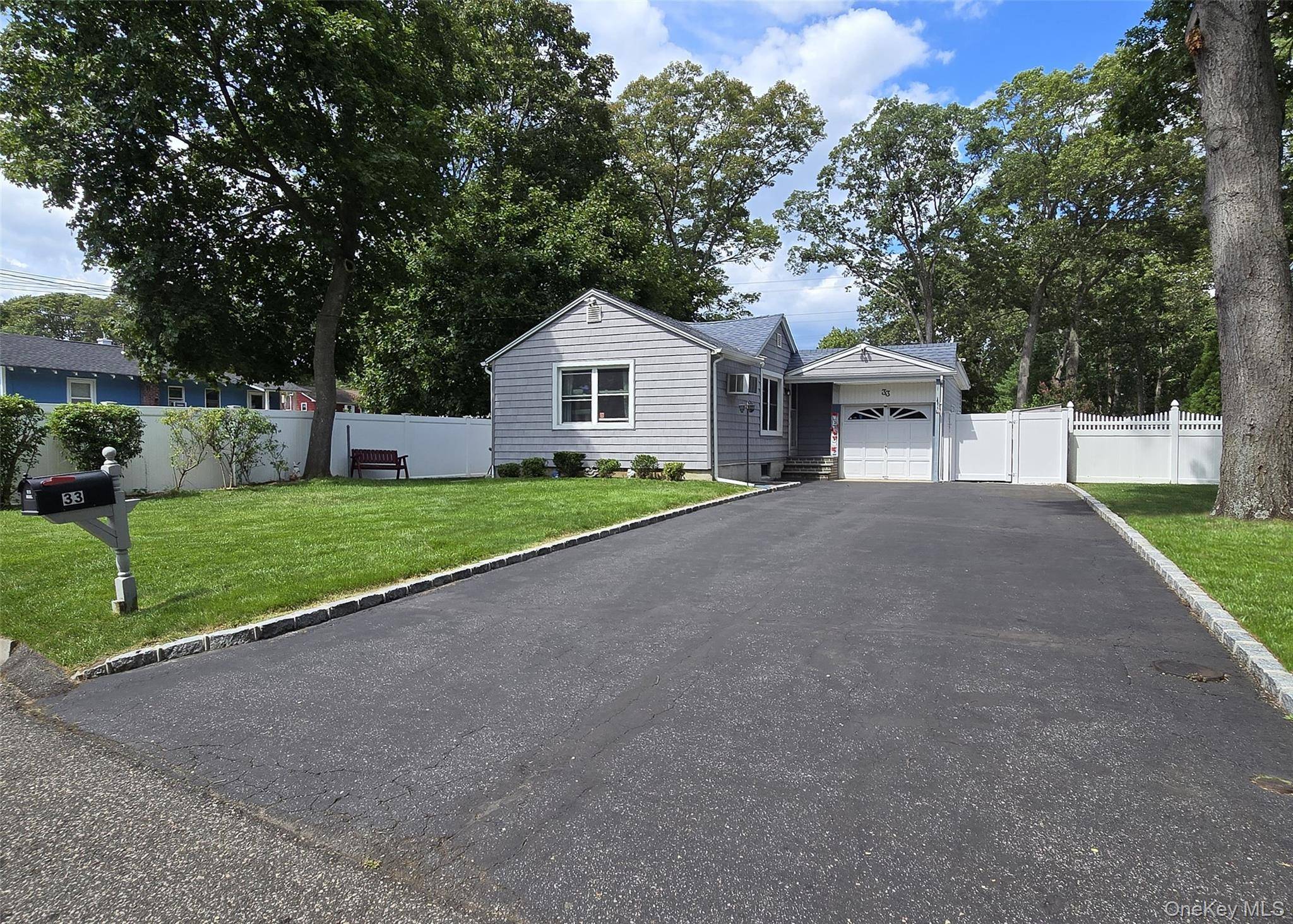 Mr. amp ; Mrs. Clean Live in this Charming and Cozy 3 Bedroom Ranch Close to the Long Island Expressway and the Long Island Railroad This is a Must see ...