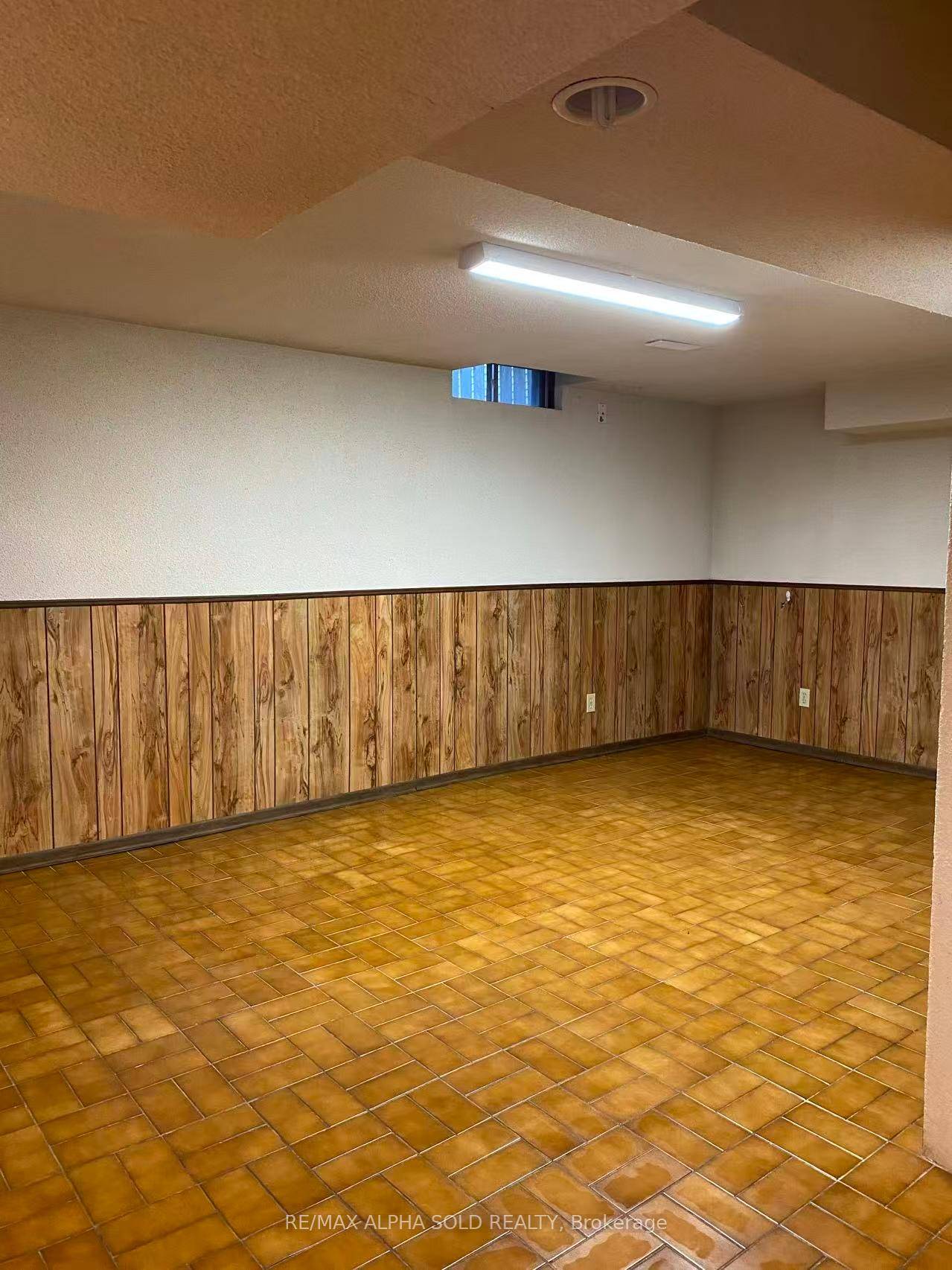 Welcome to this spacious, move in ready basement apartment with a separate entrance, located in the highly desirable Milliken neighbourhood.
