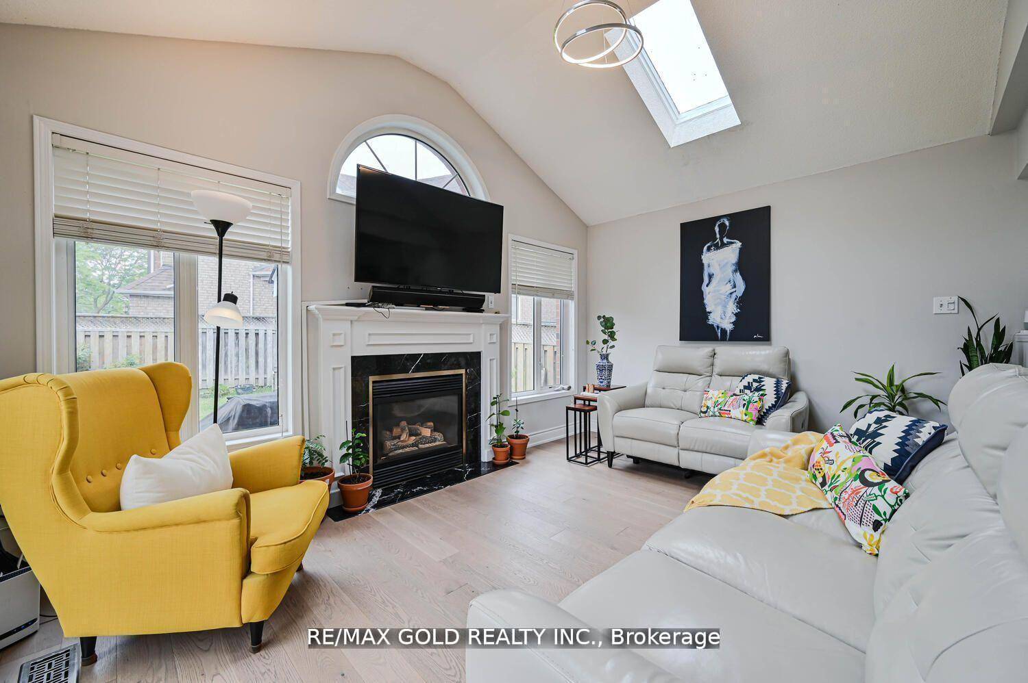Welcome to this stunning Detached Home 3 1 bedroom LEGAL BASEMENT located in the prestigious community of Sandringham Wellington, in the heart of Brampton.