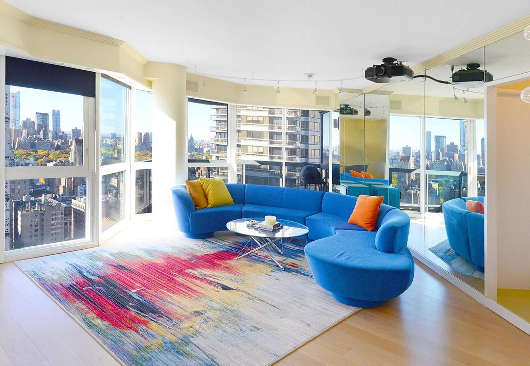 Welcome to luxurious living at 200 East 61st Street, Unit 35, a stunning high floor residence in the heart of the Upper East Side.