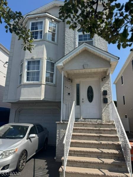 857 Bond Street, Elizabeth !