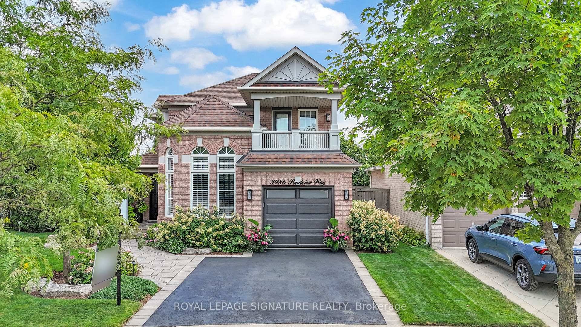 This spectacular, inviting, and spacious home is nestled on a 90 x 32 foot lot in the tranquil Lisgar community of Mississauga.