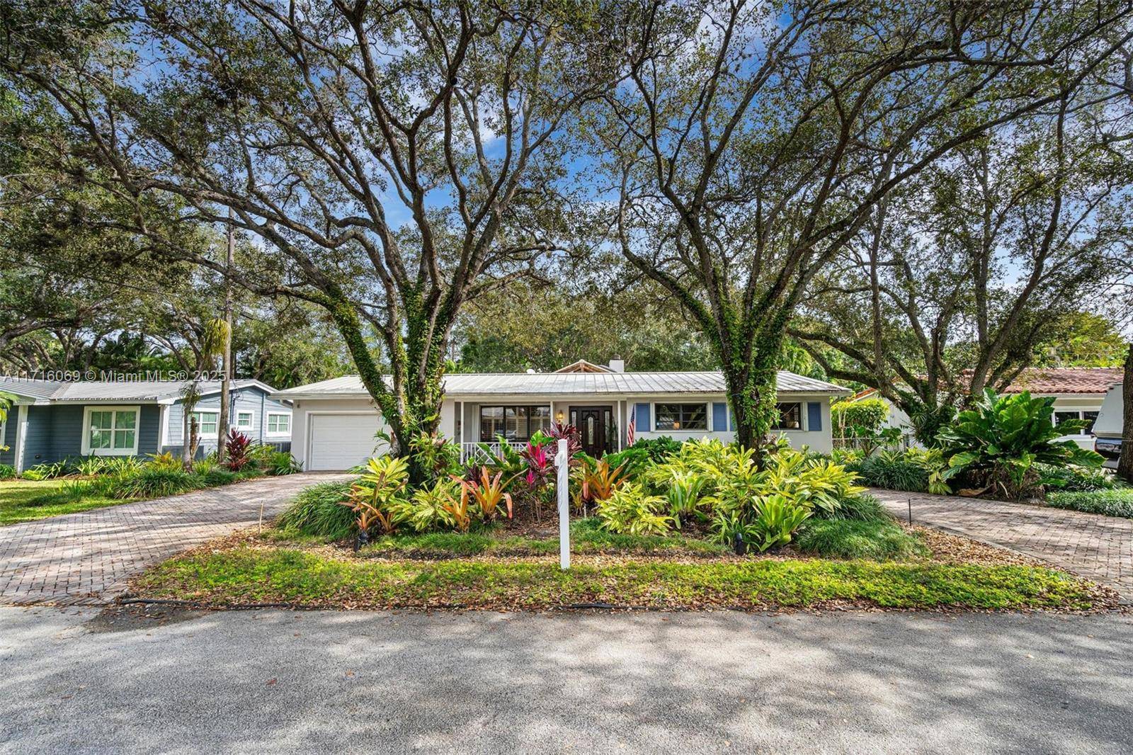 10, 000 SQFT LOT Discover your cozy haven in the heart of the sought after High Pines area !
