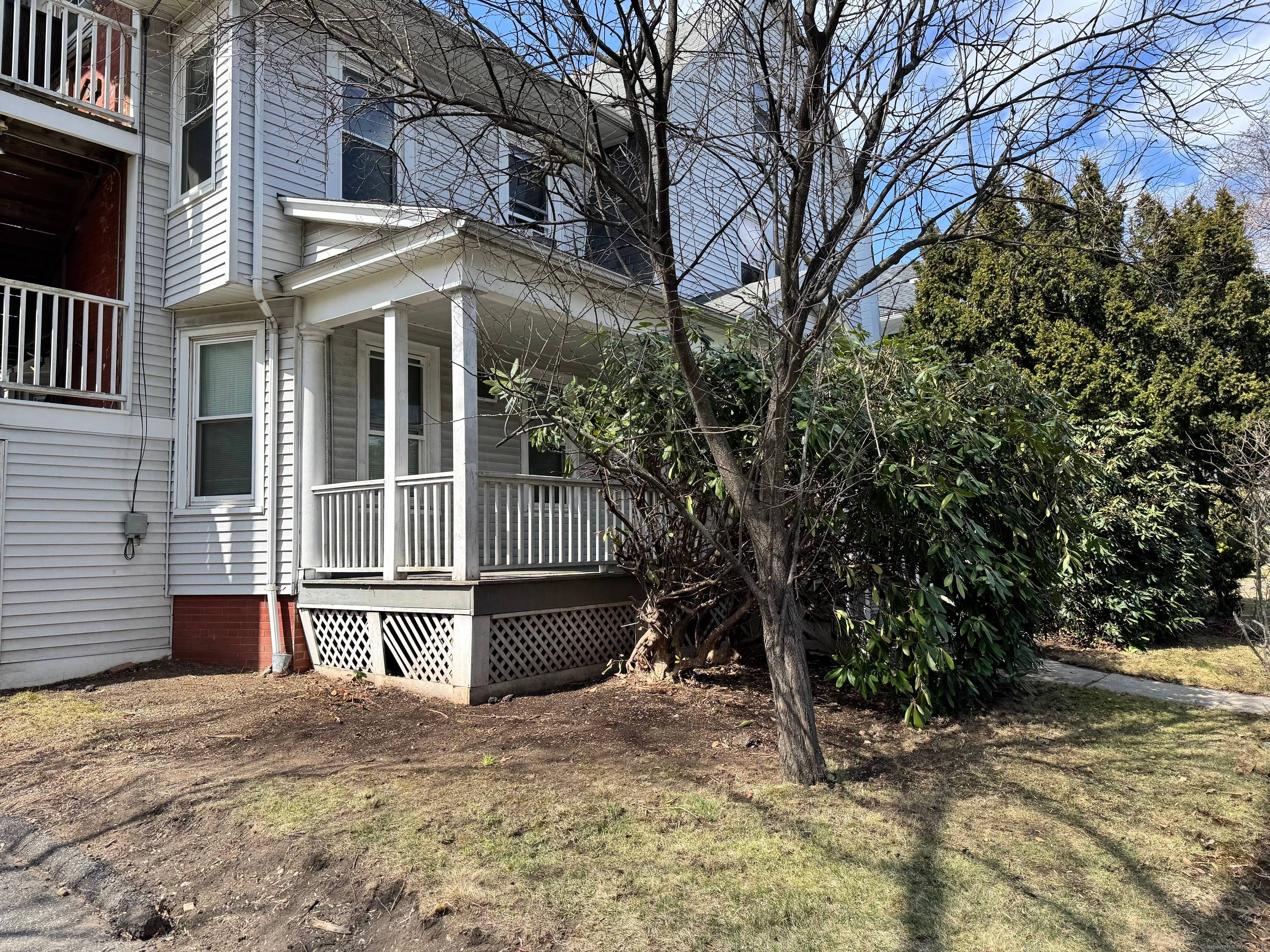 ! BACK ON MRKT__BIG PRICE REDUCTION NOTE THAT PROPERTY CAN BE USED AS A LARGE SINGLE FAMILY, CONVERTED to MULTI or USE AS ROOMING HOUSE PRESENT USE.