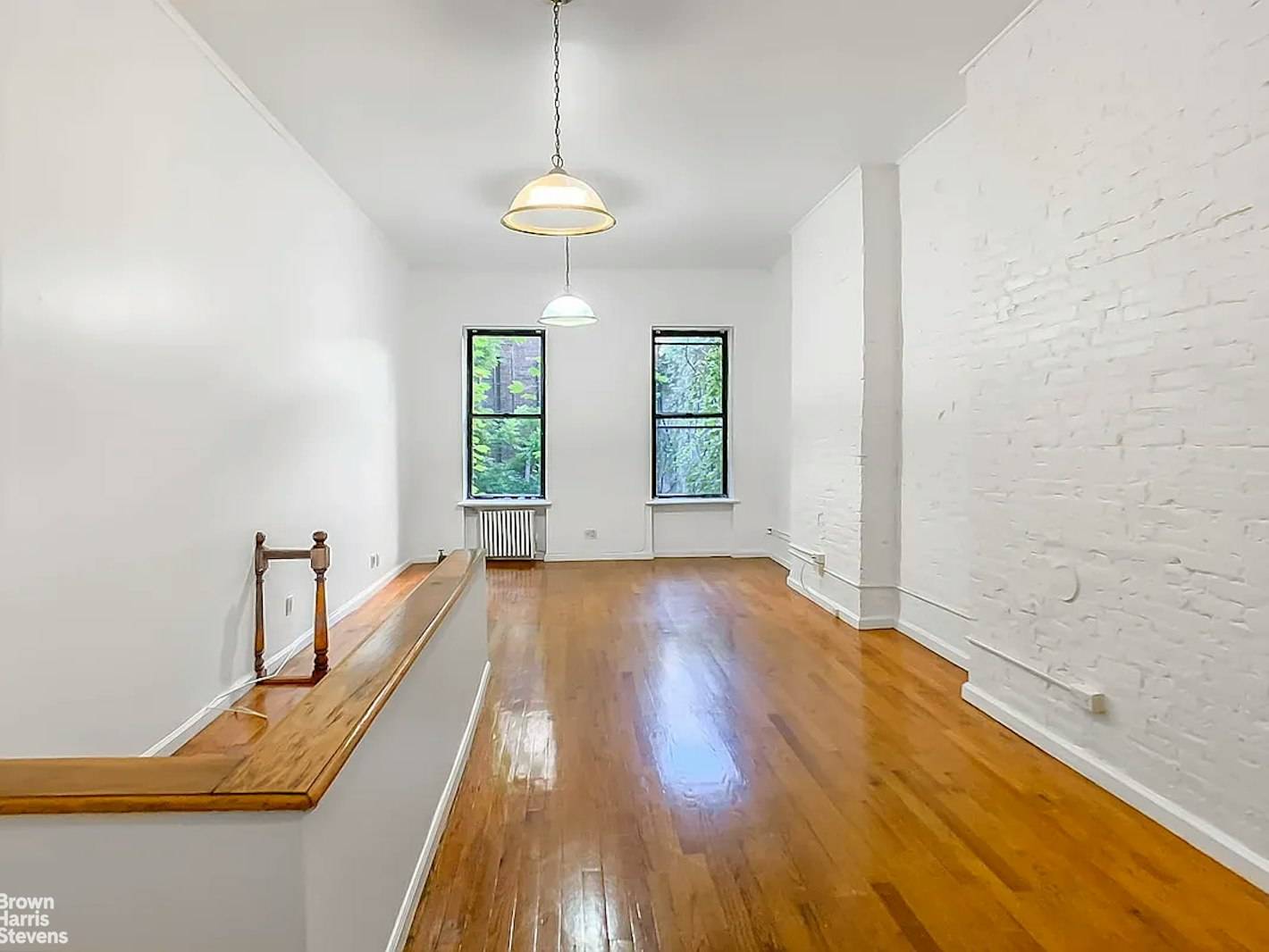 Gorgeous duplex two bedroom, 2 baths apartment.