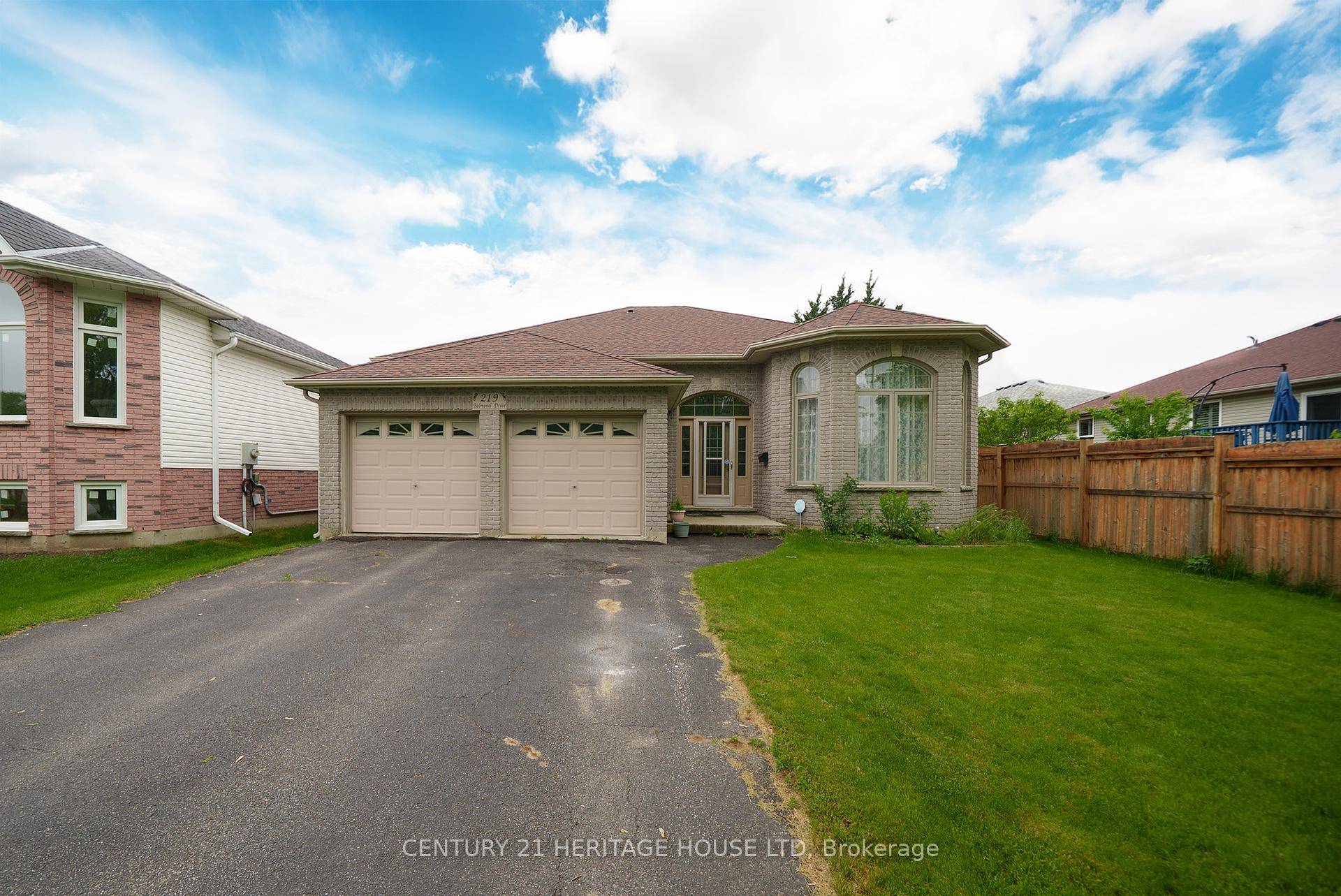Welcome home to this stunning property featuring a million dollar view of the Walter Gretzky Golf Course !