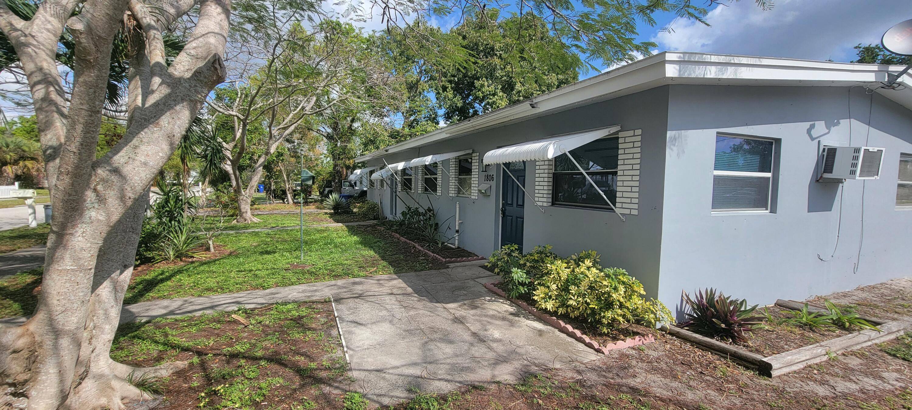 This 2 bedroom 1 bath has been renovated on the inside.