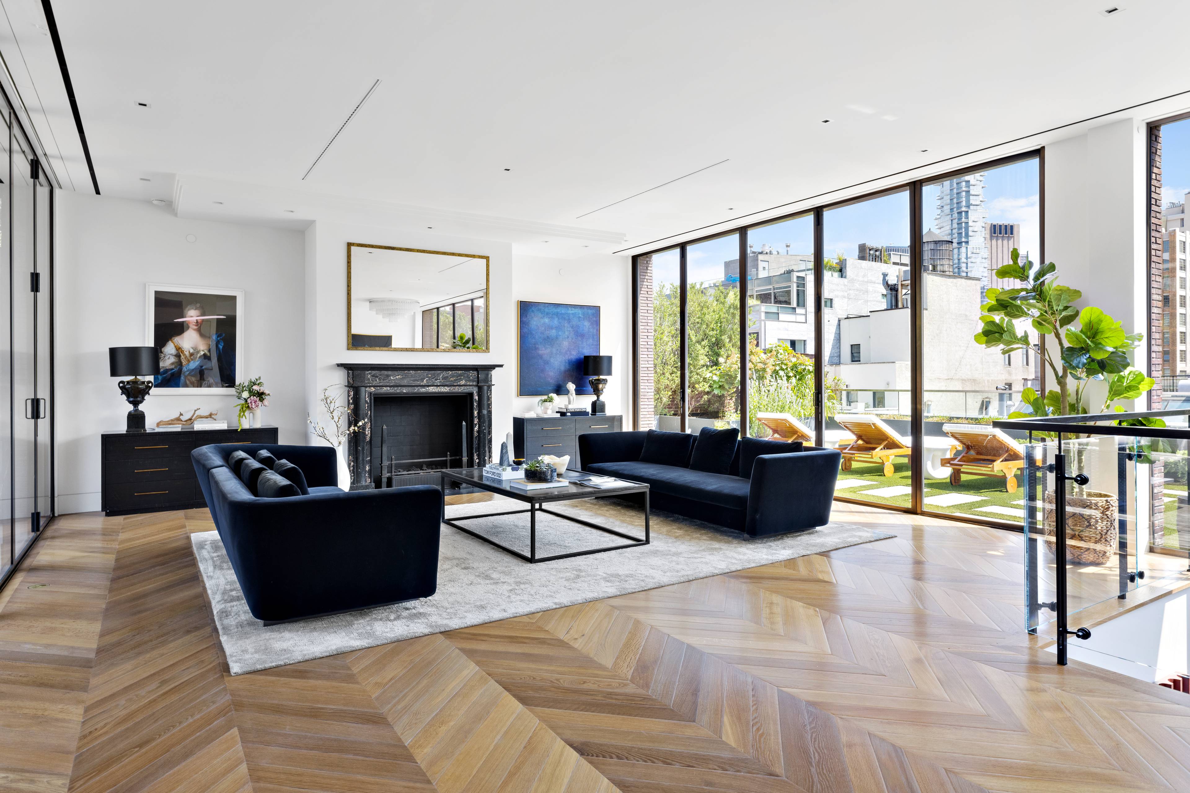 443 Greenwich s original grand and historic, landmarked facade has been meticulously restored and its interiors transformed by CetraRuddy Architects.