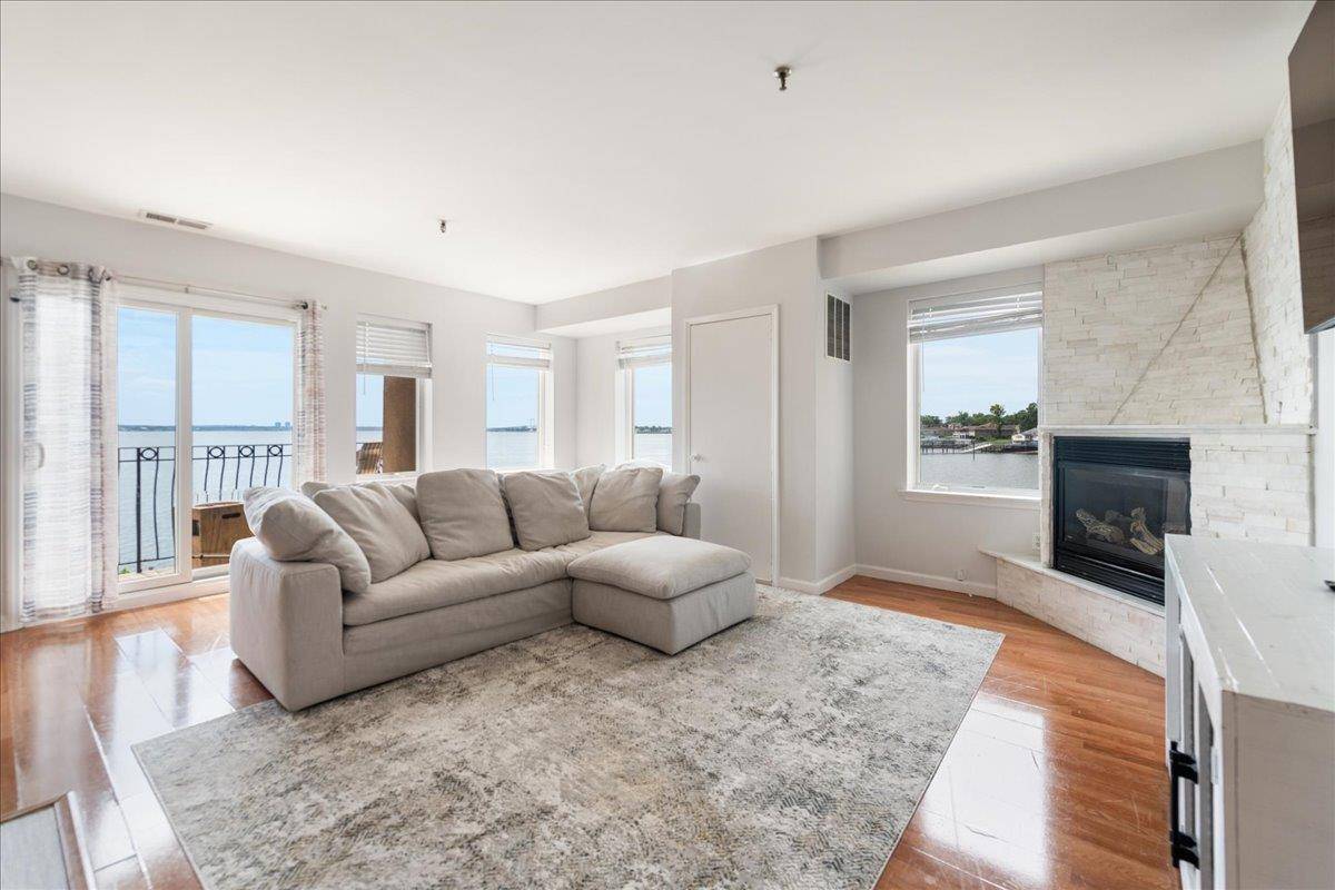 New Listing Alert 1432 Outlook Unit 2 Waterfront Luxury Living !