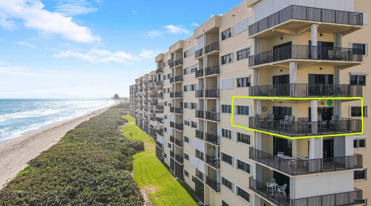 Escape the Winter to This Coastal Chic Oceanfront Retreat on Hutchinson Island !