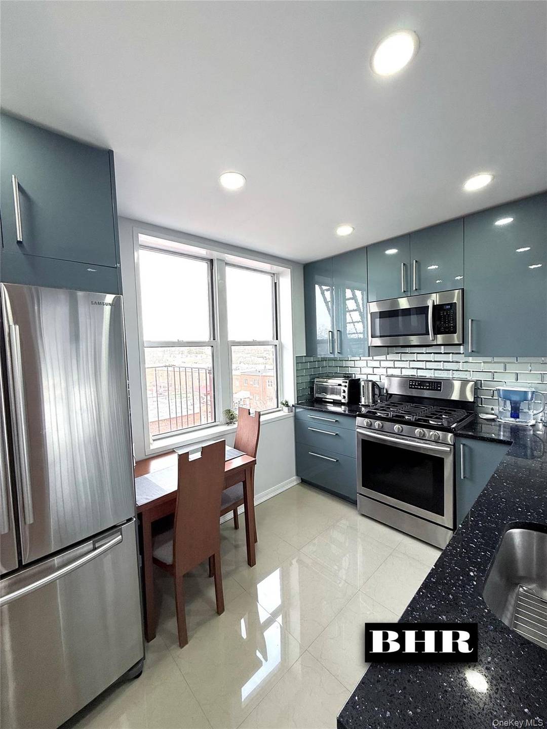 Madison Sheepshead Bay ; Welcome to this fully renovated 2 bedroom, 1.