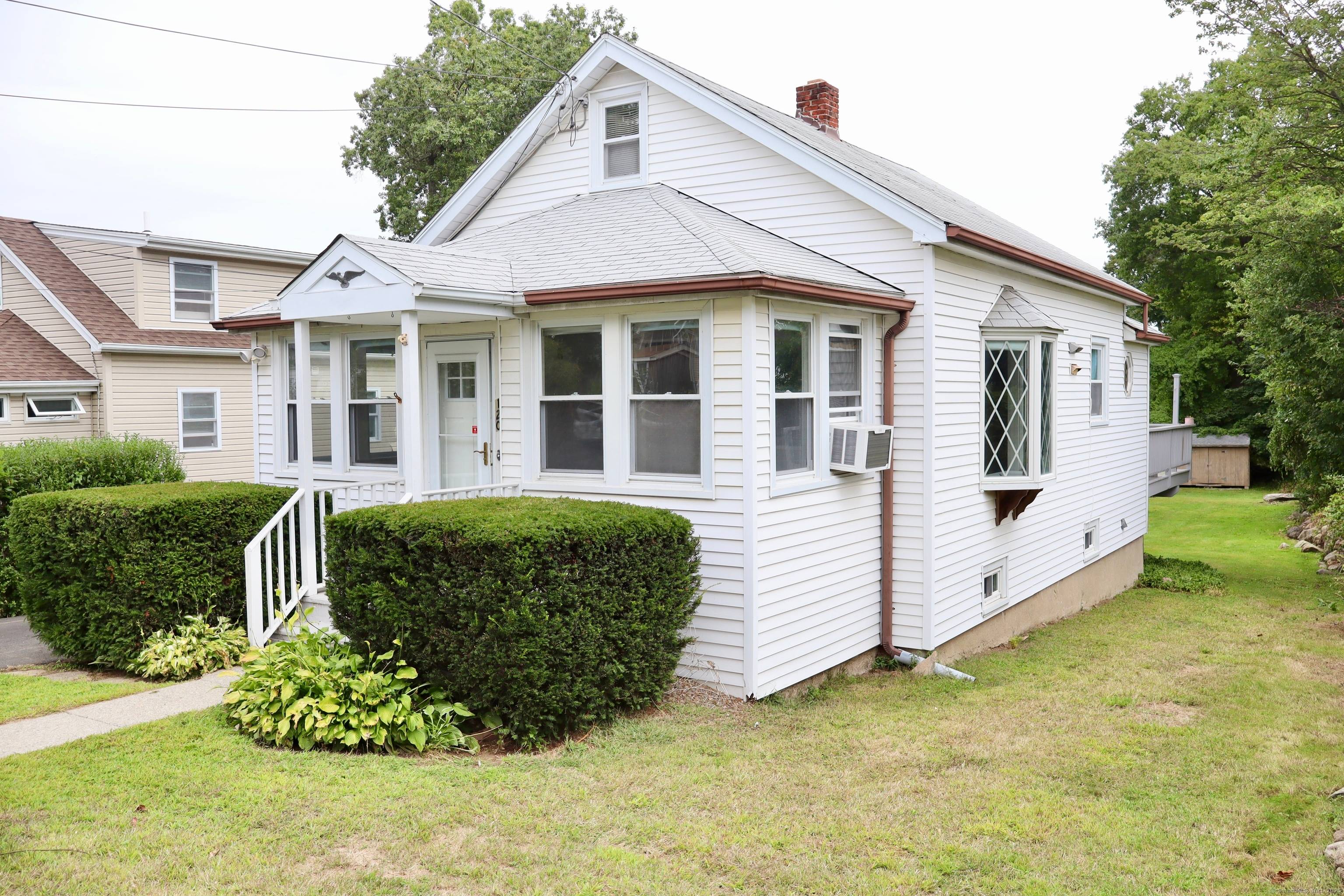 Welcome to 120 Webb Avenue, Stamford, CT Nestled in the highly desirable Cove neighborhood, just a short stroll from Cove Island Park and Beach, this charming Cape offers the perfect ...